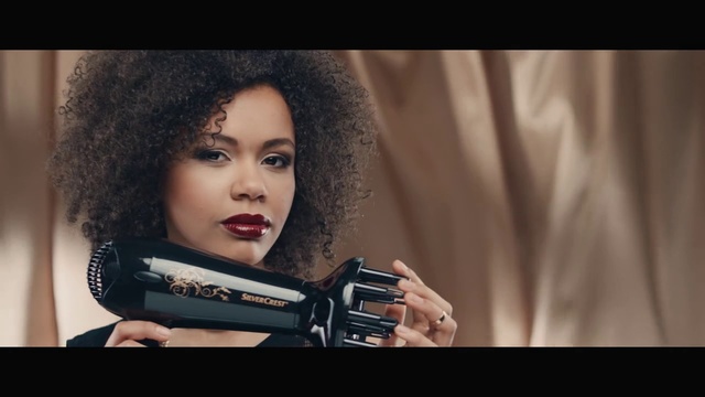 Video Reference N1: Hair, Eyebrow, Beauty, Lip, Hair iron, Hairstyle, Black hair, Music artist, Singing, Material property