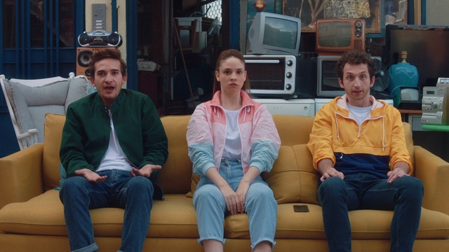 Video Reference N1: Sitting, Fun, Leisure