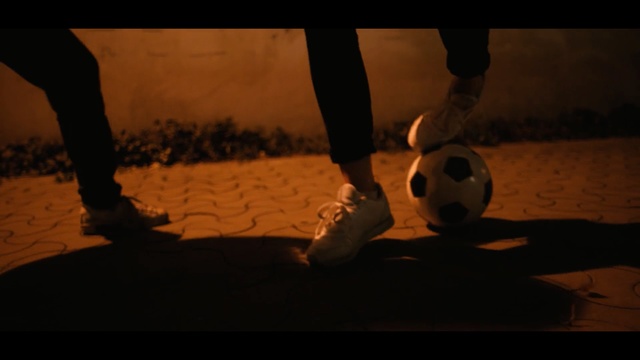Video Reference N2: Ball, Heat, Soccer ball, Still life photography, Football, Sky, Atmosphere, Shadow, Photography, Foot