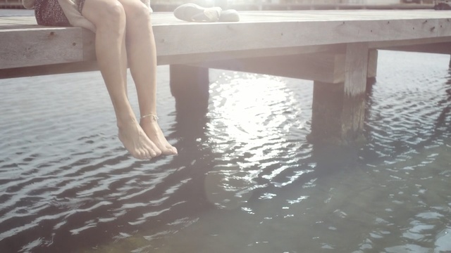 Video Reference N0: Water, Leg, Human leg, Beauty, Foot, Footwear, Morning, Thigh, Barefoot, Human body