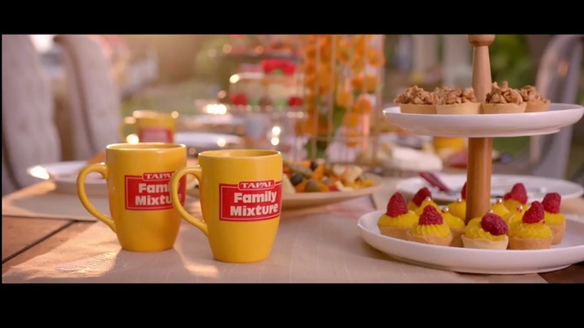 Video Reference N7: Food, Yellow, Junk food, Cup, Brunch, Kids meal, Fast food, Toy, Drink, Cup