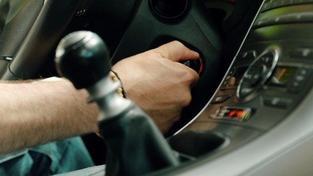 Video Reference N2: Steering part, Motor vehicle, Steering wheel, Vehicle, Vehicle door, Auto part, Car, Hand, Driving, Automotive design