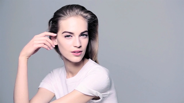 Video Reference N16: Hair, Face, Skin, Eyebrow, Lip, Beauty, Chin, Hairstyle, Forehead, Cheek, Person