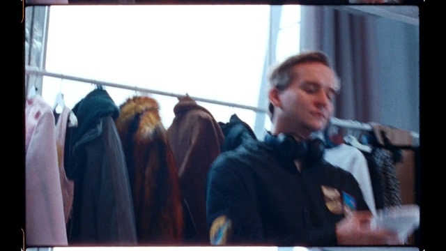 Video Reference N1: Passenger, Jacket