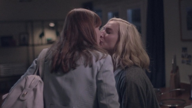 Video Reference N1: Scene, Interaction, Romance, Blond, Love, Friendship, Kiss, Long hair, Gesture, Photography, Person