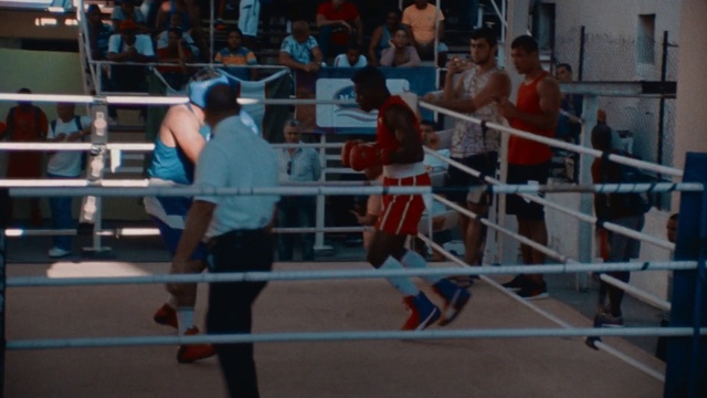 Video Reference N8: Sport venue, Boxing ring, Professional boxer, Striking combat sports, Boxing, Contact sport, Boxing equipment, Professional boxing, Kickboxing, Sports