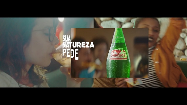 Video Reference N0: Drink, Soft drink, Snapshot, Carbonated soft drinks, Alcohol, Bottle, Glass bottle, Coca-cola