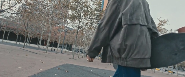 Video Reference N0: Street fashion, Outerwear, Snapshot, Jacket, Fashion, Street, Coat, Footwear, Leather, Hand