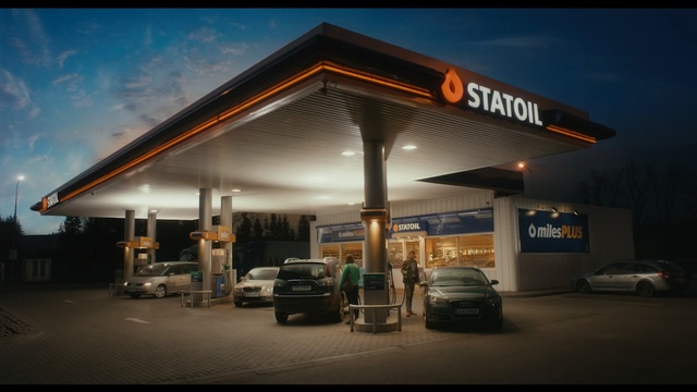 Video Reference N0: filling station, fuel, gasoline, building, business