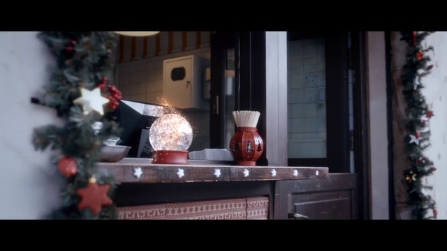 Video Reference N4: Room, Table, Furniture, Window, Christmas, Christmas decoration, Photography, Interior design, Interior design
