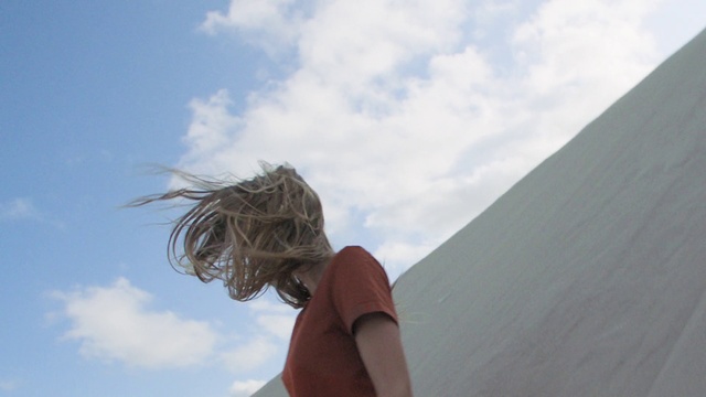Video Reference N1: Hair, Sky, Hairstyle, Vacation, Blond, Summer, Surfer hair, Long hair, Fun, Photography