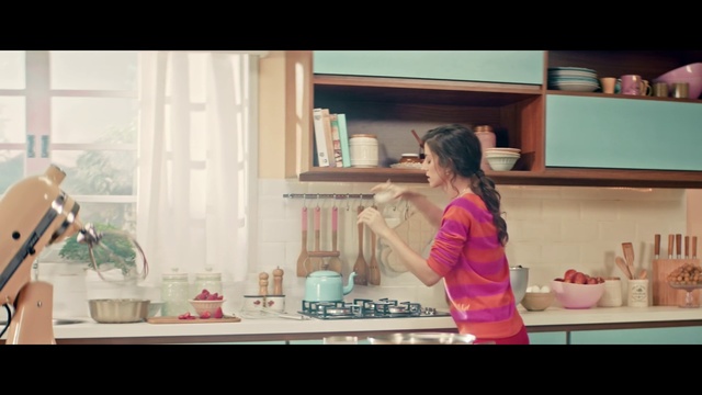 Video Reference N5: Beauty, Pink, Snapshot, Room, Material property, Photography, Happy, Kitchen