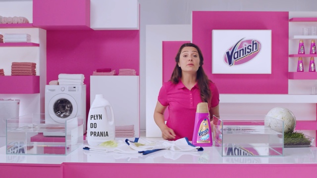 Video Reference N3: Pink, Beauty, Material property, Room, Magenta, Home appliance, Person, Male