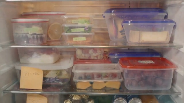 Video Reference N1: refrigerator, product, food preservation, plastic, frozen food, bakery