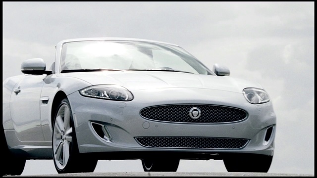 Video Reference N2: Land vehicle, Vehicle, Car, Motor vehicle, Automotive design, Performance car, Luxury vehicle, Grille, Jaguar