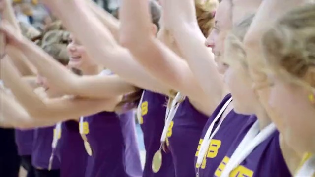Video Reference N22: Purple, Basketball, Hand, Blond, Team, Room, Finger, Volleyball, Team sport, Cheering
