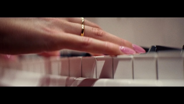 Video Reference N0: Finger, Nail, Hand, Skin, Pink, Keyboard, Lip, Pianist, Technology, Electronic device, Person