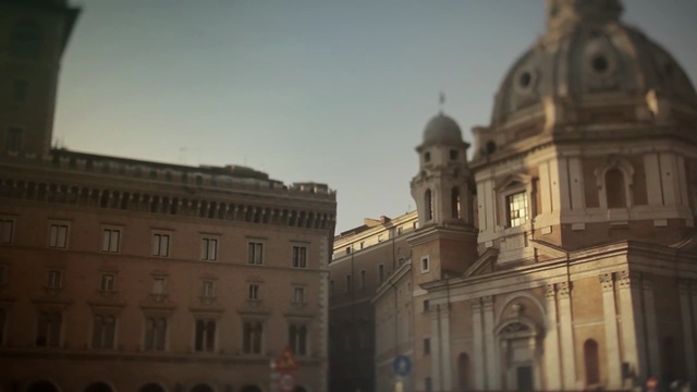 Video Reference N7: Classical architecture, Landmark, Building, Architecture, Historic site, Palace, Basilica, Medieval architecture, Château, Byzantine architecture, Person