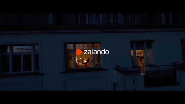 Video Reference N0: Light, Sky, Lighting, House, Window, Night, Facade, Font, Building, Room