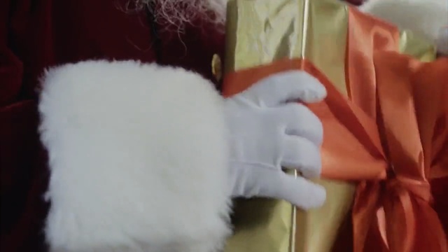 Video Reference N0: Fur, Fur clothing, Wool, Hand, Textile, Glove, Fictional character