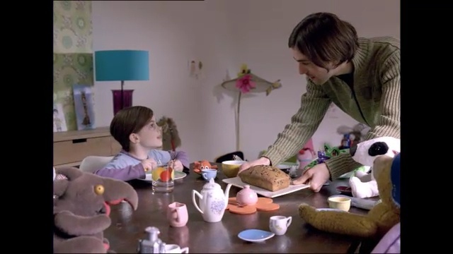 Video Reference N4: Child, Play, Table, Animation, Eating, Meal, Finger food, Learning, Baby