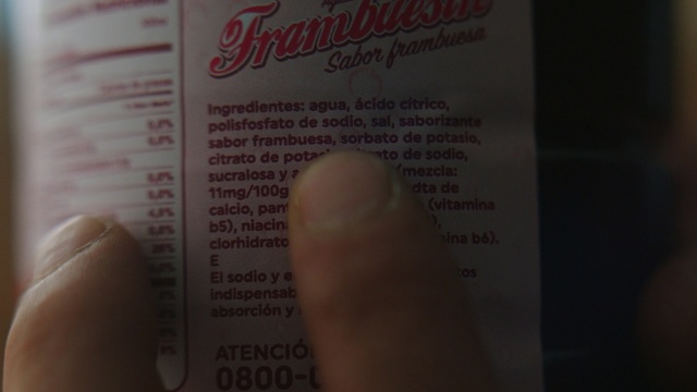 Video Reference N1: Finger, Text, Skin, Nail, Hand, Font, Material property, Thumb