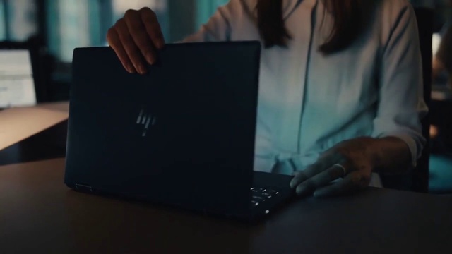 Video Reference N0: Laptop, Netbook, Electronic device, Technology, Gadget, Hand, Tablet computer, Computer, Display device