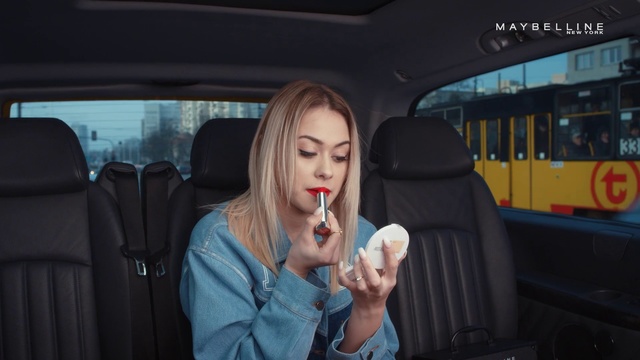 Video Reference N13: Mouth, Lip, Blond, Photography, Hand, Long hair, Passenger, Finger, Snack, Ice cream