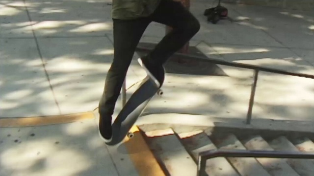 Video Reference N2: Skateboard, Skateboarding Equipment, Leg, Footwear, Shadow, Snapshot, Skateboarding, Tights, Human leg, Shoe