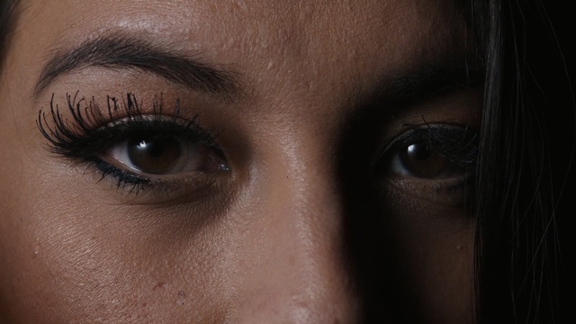 Video Reference N0: Eyebrow, Face, Eye, Eyelash, Skin, Close-up, Nose, Forehead, Organ, Iris