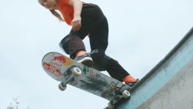Video Reference N9: Skateboarding, Skateboarder, Skateboarding Equipment, Boardsport, Skateboard, Longboarding, Freebord, Longboard, Kickflip, Recreation