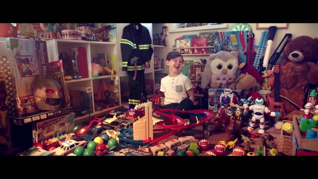 Video Reference N0: Toy, Collection, Stuffed toy, Night, Animation, Child, Souvenir, Doll, Market, Love, Person