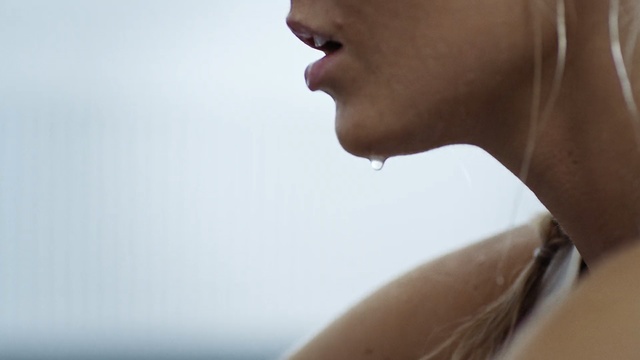 Video Reference N1: face, chin, neck, lip, close up, shoulder, cheek, mouth, girl, water