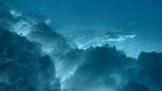 Video Reference N3: Blue, Sky, Wave, Water, Wind wave, Ocean, Sea, Atmospheric phenomenon, Turquoise, Atmosphere