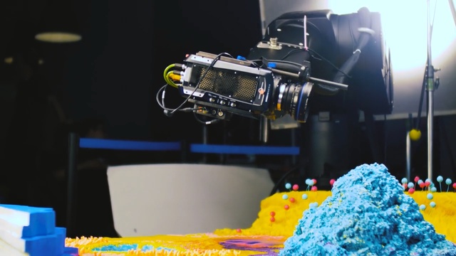 Video Reference N8: Robot, Technology, Machine, Space, Vehicle, Toy