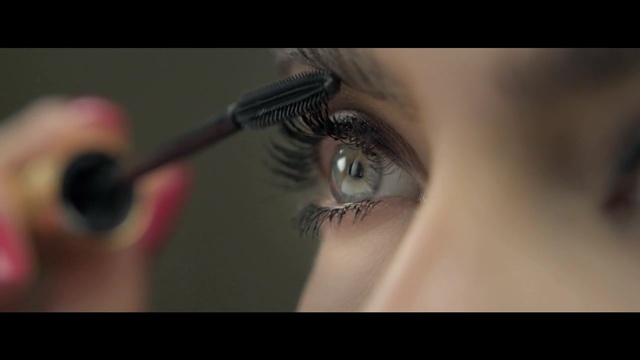 Video Reference N1: eyebrow, eyelash, beauty, close up, eye, cosmetics, cheek, chin, mascara, eye shadow