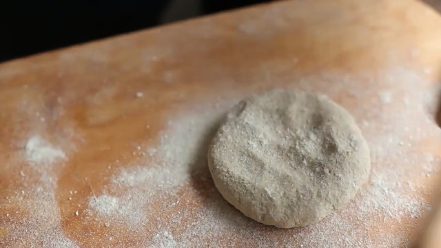 Video Reference N3: Dough, Food, Cuisine, Ingredient, Dish, Baking, Bread