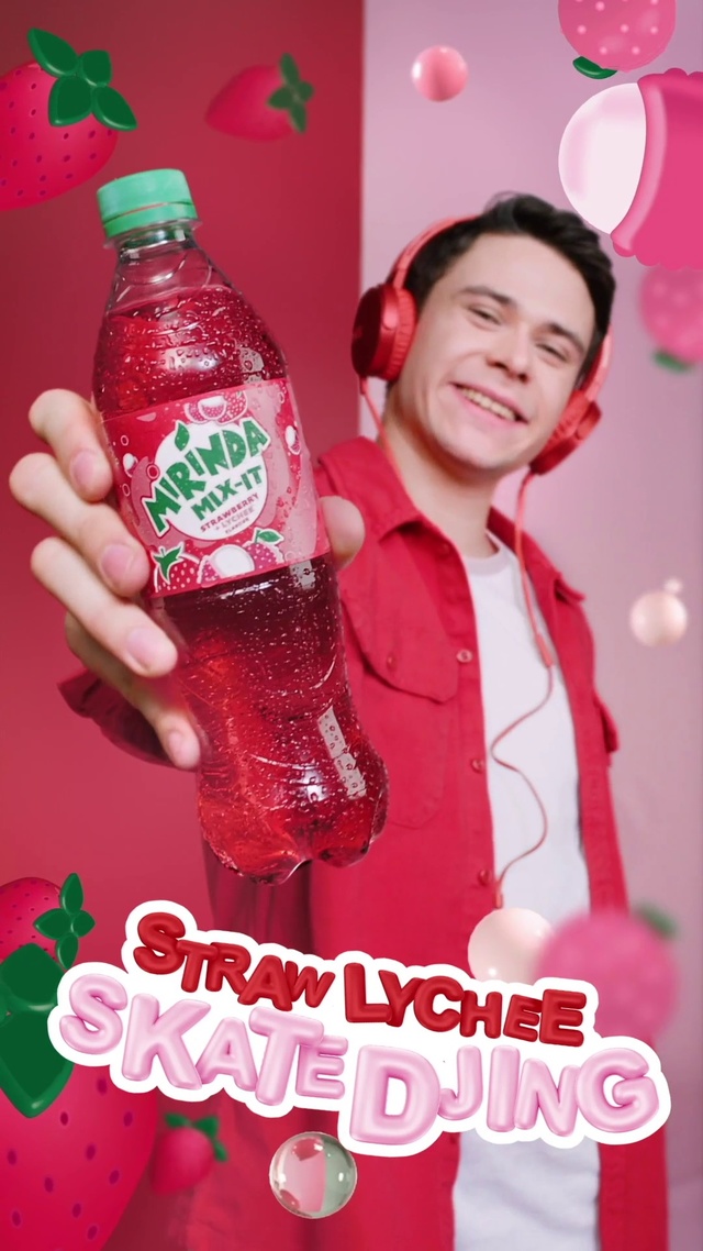Video Reference N5: Drink, Carbonated soft drinks, Soft drink, Plastic bottle, Cola, Non-alcoholic beverage, Two-liter bottle, Coca-cola, Carbonated water