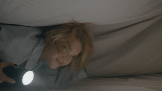 Video Reference N6: Skin, Blond, Eye, Bed, Room, Fun, Textile, Sleep, Photography, Long hair
