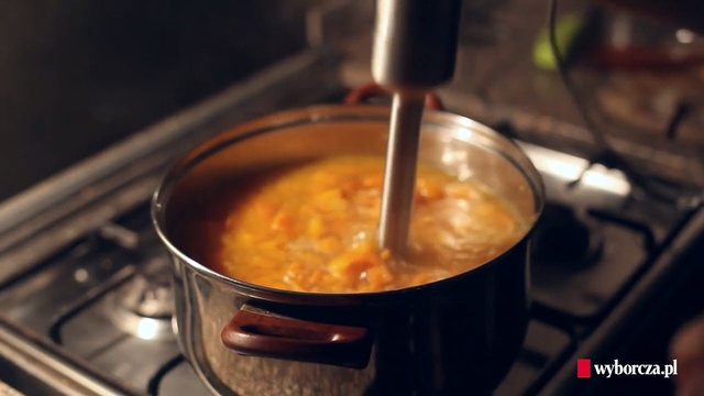 Video Reference N6: Food, Dish, Cuisine, Ingredient, Gravy, Recipe, Curry, Soup, Produce, Cookware and bakeware