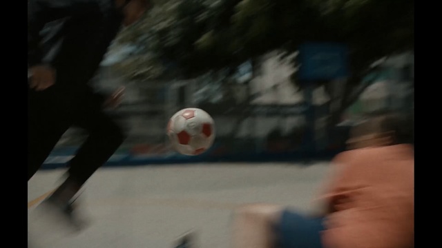 Video Reference N4: Soccer ball, Ball, Street stunts, Sports equipment, Football, Freestyle football, World, Player