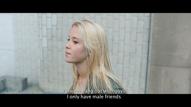 Video Reference N0: hair, blond, photograph, human hair color, beauty, nose, hairstyle, girl, lady, eyebrow, Person