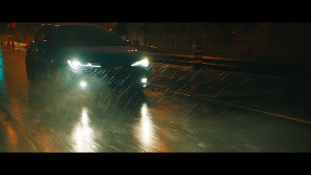 Video Reference N0: Headlamp, Automotive lighting, Light, Darkness, Mode of transport, Auto part, Automotive exterior, Vehicle, Car, Night