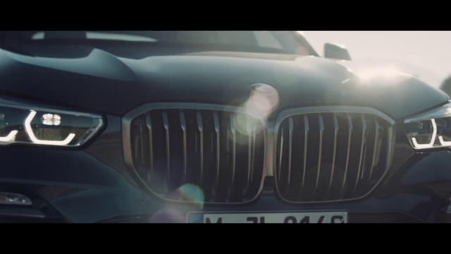 Video Reference N4: Land vehicle, Vehicle, Car, Personal luxury car, Luxury vehicle, Automotive design, Bmw, Executive car, Grille, Crossover suv