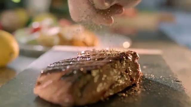 Video Reference N1: Food, Dish, Cuisine, Steak, Ingredient, Recipe, Beef tenderloin, Steak au poivre