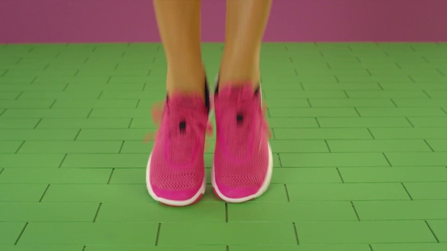 Video Reference N1: Footwear, Pink, Shoe, Green, Magenta, Leg, Ankle, Human leg, Foot, Sandal