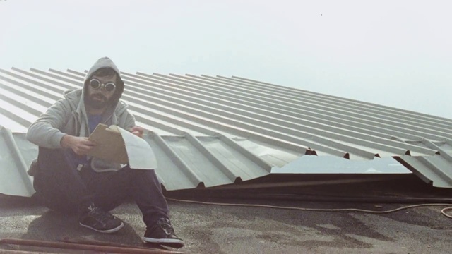 Video Reference N1: Roof, Sitting, Line, Sky, Daylighting, Architecture, Stairs