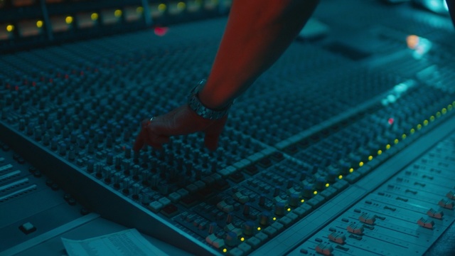 Video Reference N3: Mixing console, Audio equipment, Technology, Electronic device, Sound engineer