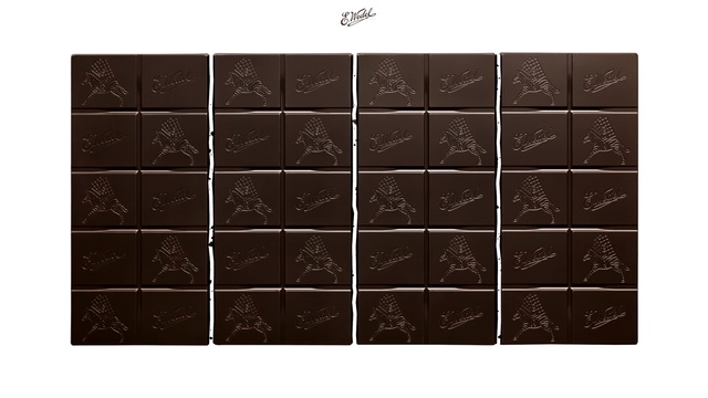 Video Reference N0: Brown, Candy & chocolate mold, Chocolate, Rectangle, Square, Chocolate bar