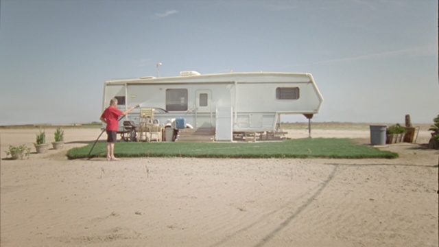 Video Reference N2: Home, Property, House, Vacation, Real estate, RV, Land lot, Grass, Landscape, Mobile home, Person